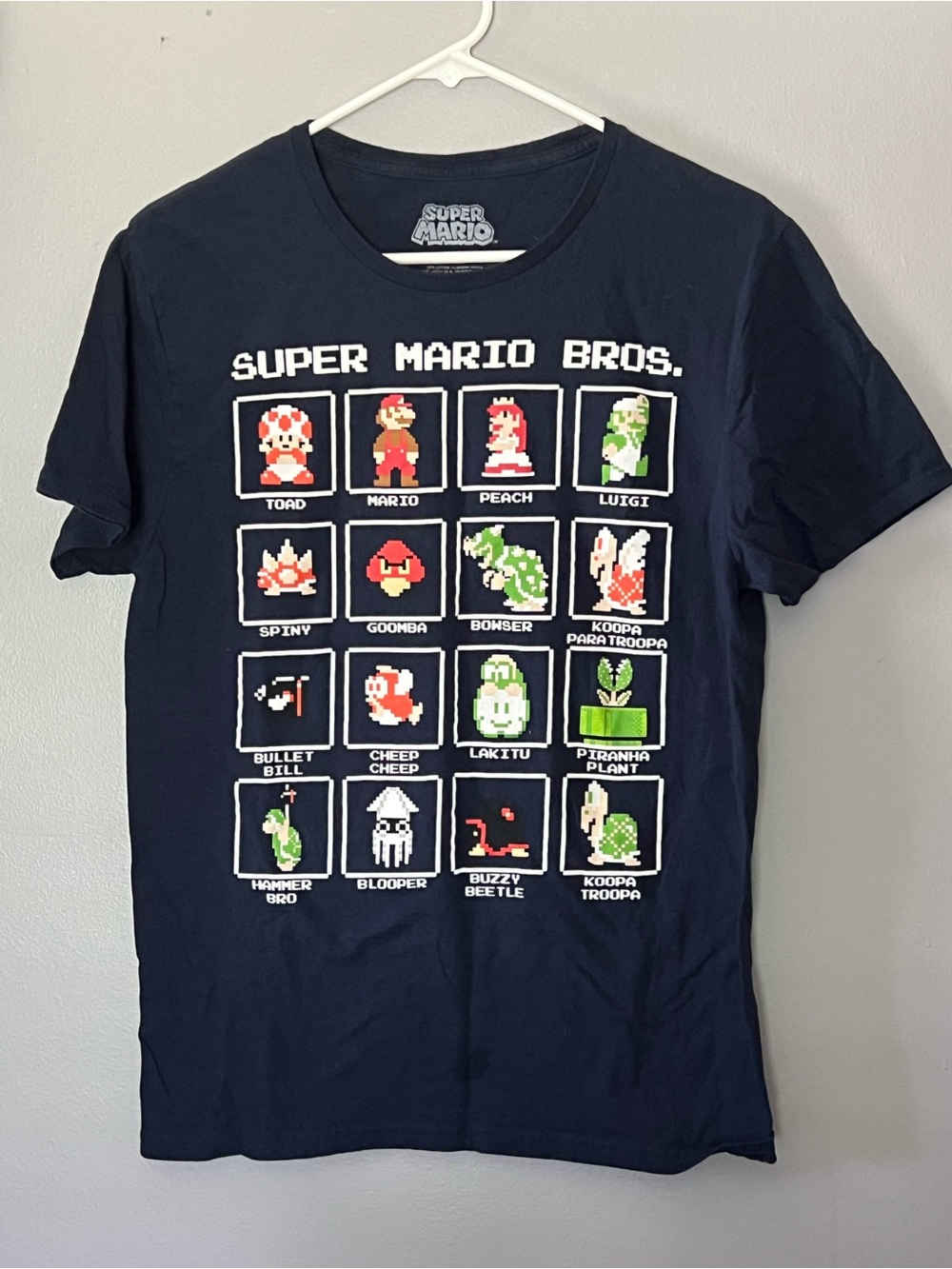 Super Mario Bros. Pixel Character Tee - Navy size medium excellent condition